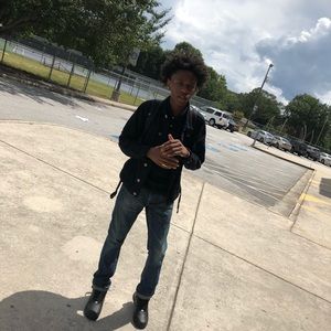 Meet your Posher, Damoni